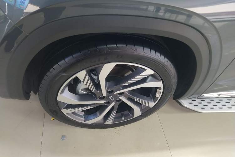 Used Geely Auto Monjaro L 2024 2.0TD High-Power Automatic Two-Wheel Drive Skyline Edition
