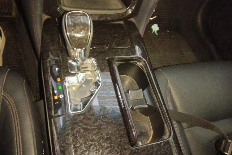 Used Toyota Crown 2018 2.0T Fashion Edition Gear Lever