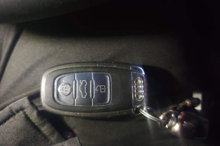 Used Audi Q5 2012 2.0TFSI Technology Model Vehicle Key