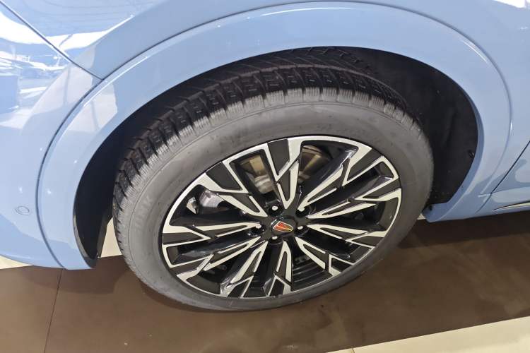 Used Hongqi HS5 2023 2.0T Four-Wheel Drive Flagship Pro Edition
