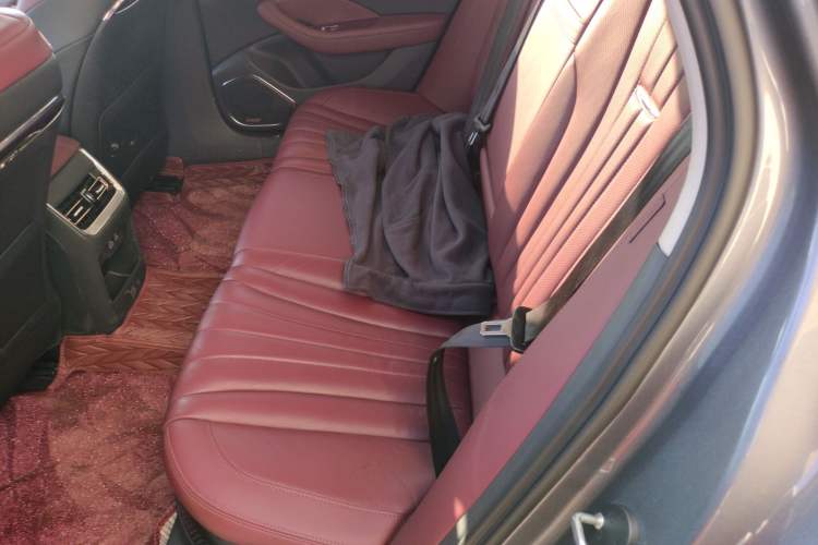 Used Hongqi H5 2023 1.5T HEV Smart Connect Flagship Edition