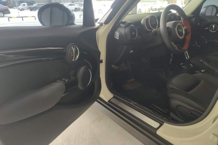 Used MINI MINI 2018 1.5T COOPER Artist Five-Door Edition