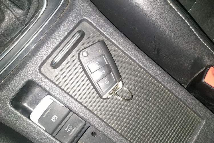 Used Volkswagen Golf 2018 230TSI Automatic Luxury Version
