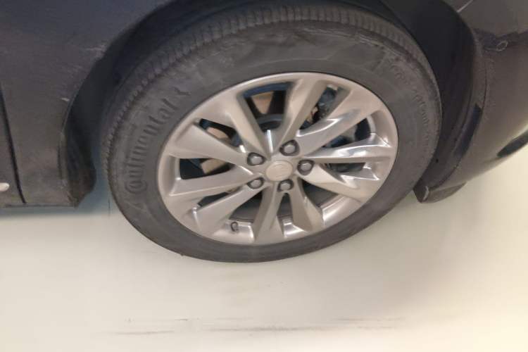 Used Buick GL8 2022 Avenir Avia Four-Seat Prestige Edition Right Front Wheel Hub