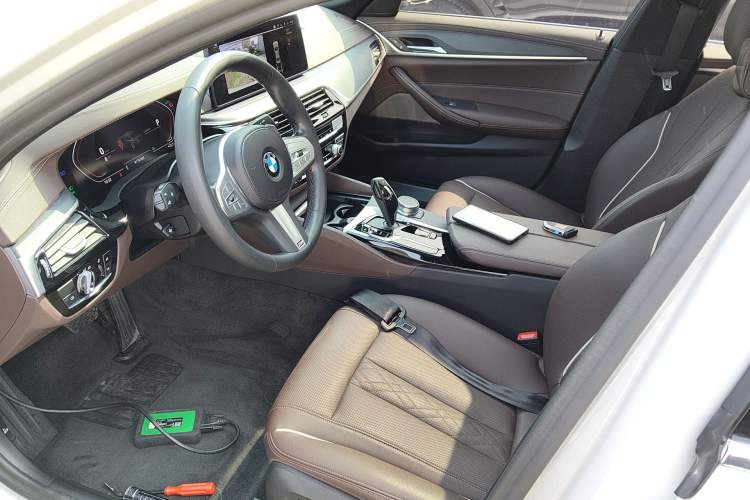 Used BMW 5 Series 2022 Second Facelift 530Li Leading Edition M Sport Package Left Front Seat