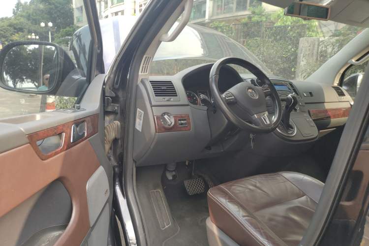 Used Volkswagen Multivan 2012 2.0 TSI Two-Wheel-Drive Luxury Edition
