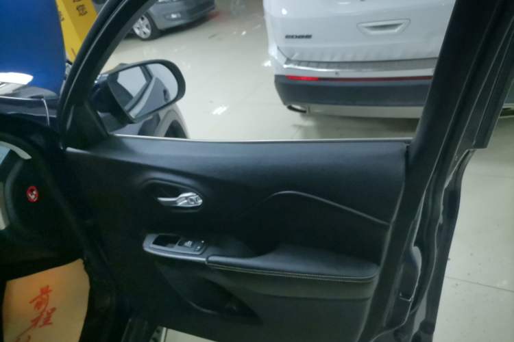 Used Jeep Cherokee 2016 2.0L Superior Edition