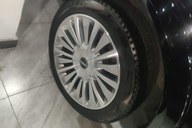 Used Lincoln Navigator 2016 3.5T AWD Right Rear Wheel Hub