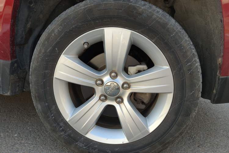 Used Jeep Compass 2012 2.4L four-wheel-drive sport version