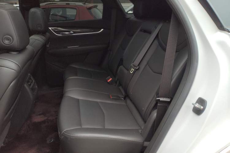 Used Cadillac XT5 2022 2.0T Four-Wheel Drive Luxury Version (Hummingbird Edition) Left Rear Seat