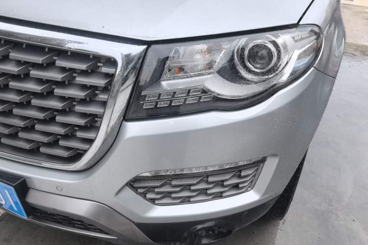 Used Haval H8 2017 2.0T Gasoline Two-Wheel Drive Smart Edition
