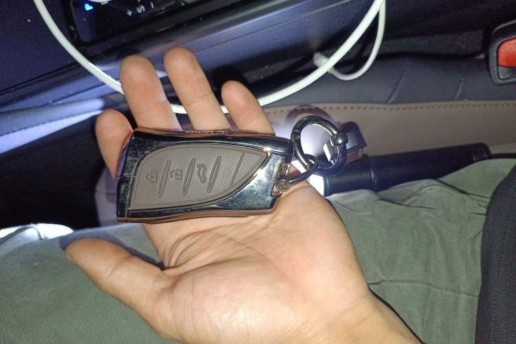 Used Lexus ES 2022 300h Deluxe Edition
