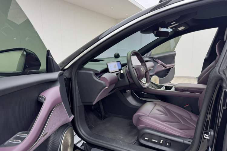 Used Nio ET5T 2025 75 kWh Touring Left Front Seat