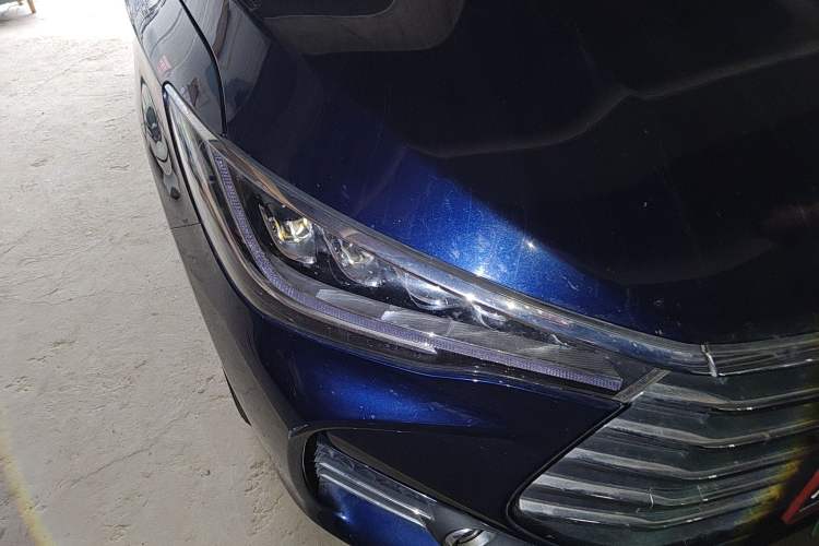 Used BYD Song MAX 2018 1.5T Automatic Smart Connect Elite Model with 6 Seats
