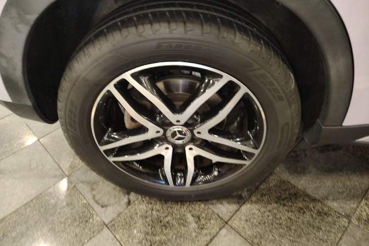 Used Mercedes-Benz GLA 2016 GLA 200 Fashion Model Right Rear Wheel Hub