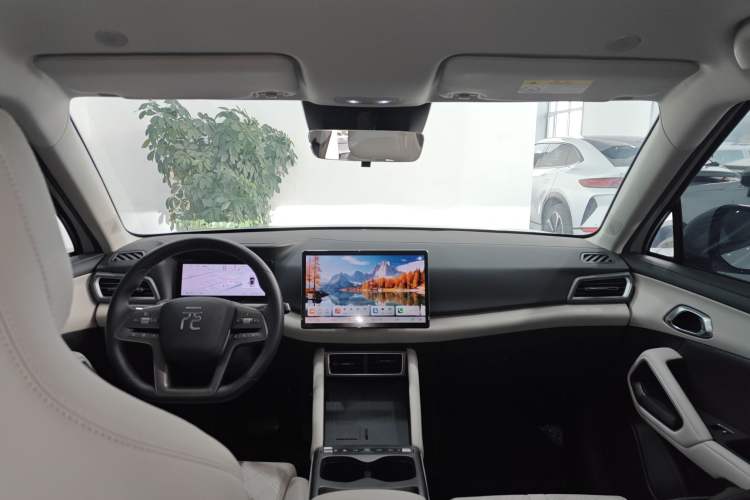 Used BYD Yuan UP 2025 Intelligent Driving Version 401 km Leading Edition Center Console