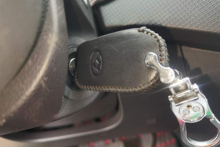 Used SAIC MAXUS T60 2017 2.0T Gasoline Automatic 4x4 High-Ride Elite Standard Cabin