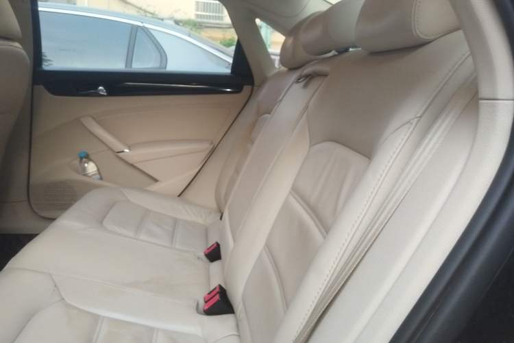 Used Volkswagen Passat 2015 1.8TSI DSG Prestige Edition Left Rear Seat