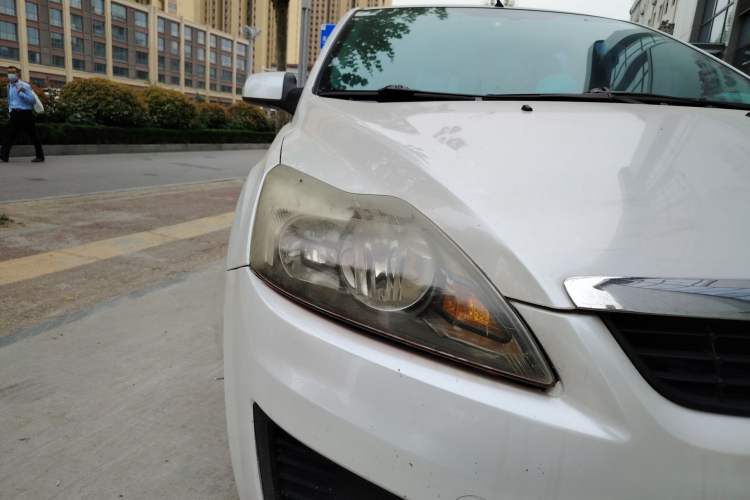 Used Ford Focus 2011 Hatchback 1.8L Manual Comfort Model Right Front Headlight