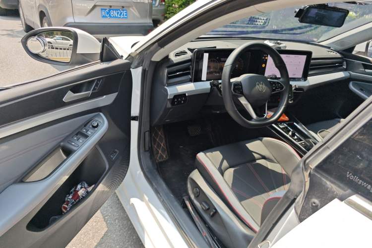 Used Volkswagen Lamando 2023 Lavida L 280TSI DSG Cool & Spicy Edition Driver Seat