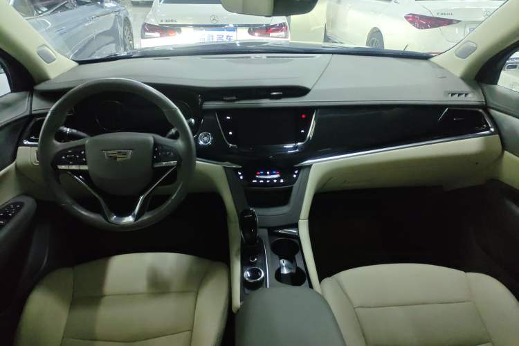 Used Cadillac XT6 2022 2.0T Six-Seater Four-Wheel-Drive Luxury Standard Edition
