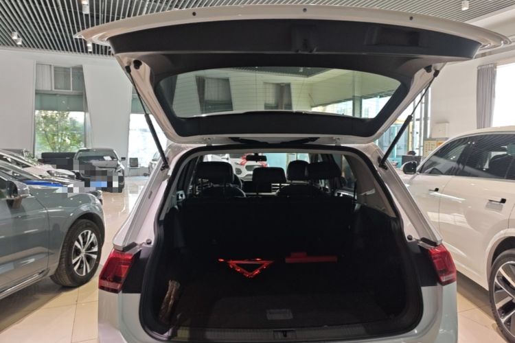 Used Volkswagen Tiguan L 2022 330TSI Automatic Two-Wheel Drive Comfort Edition Trunk