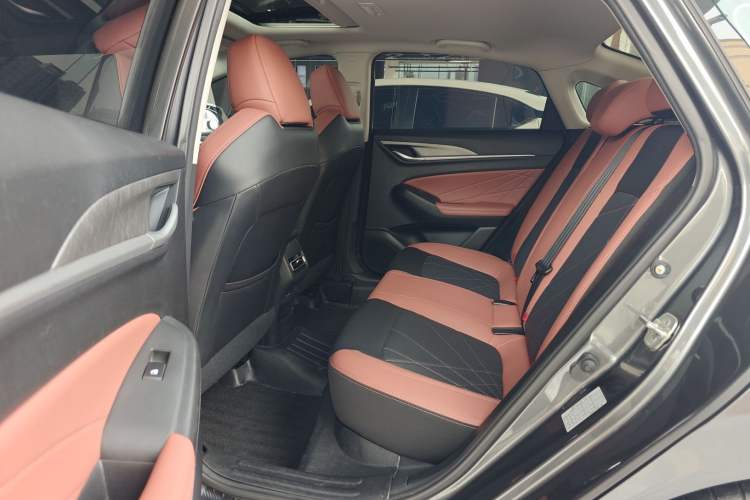 Used Changan Eado 2022 PLUS Blue Whale NE 1.4T GDI DCT Prestige Edition
