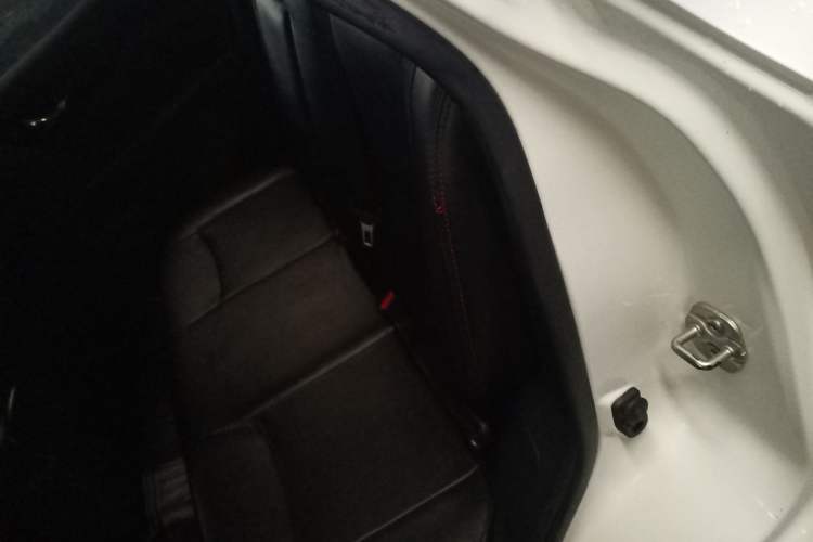 Used Nissan Qashqai 2017 2.0L CVT Elite Edition China V Standard Left Rear Seat