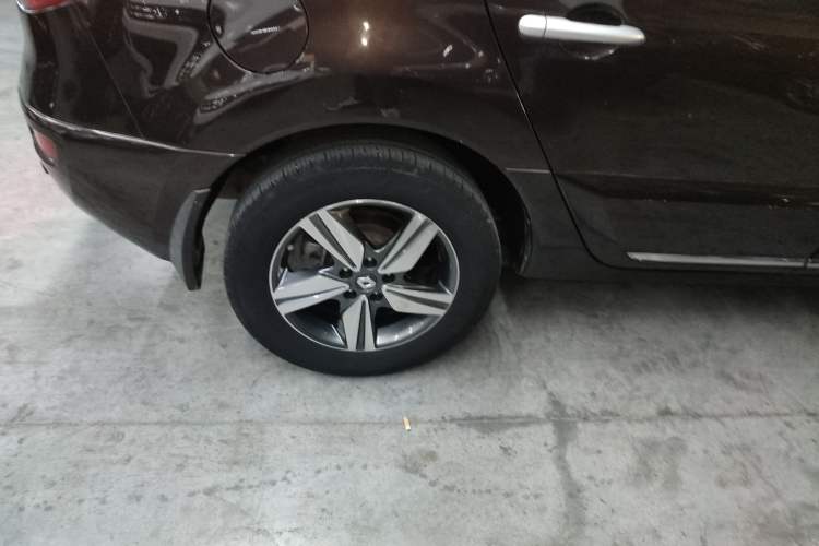 Used Renault Koleos 2014 2.0L Two-Wheel Drive Comfort Edition

