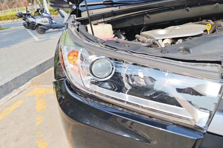 Used Toyota Highlander 2018 2.0T Four-Wheel Drive Luxury Edition 7 Seats China V Emission Standard