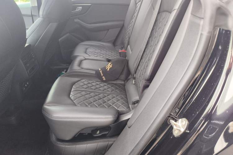 Used Audi Q8 2019 55 TFSI Luxury Dynamic Model Left Rear Seat