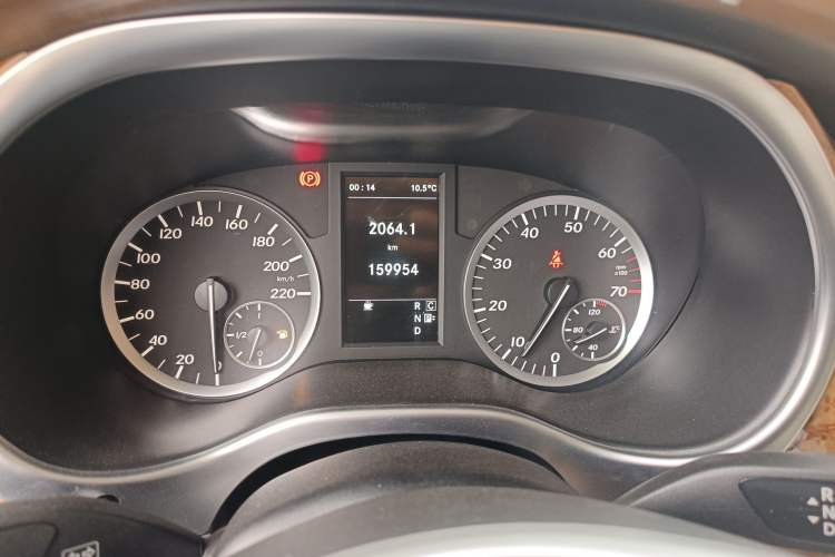 Used Mercedes-Benz Vito 2018 2.0T Elite Version 7 Seats China VI Emission Standard