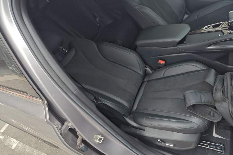 Used Geely Auto Monjaro L 2024 2.0TD High-Power Automatic Two-Wheel Drive Skyline Edition
