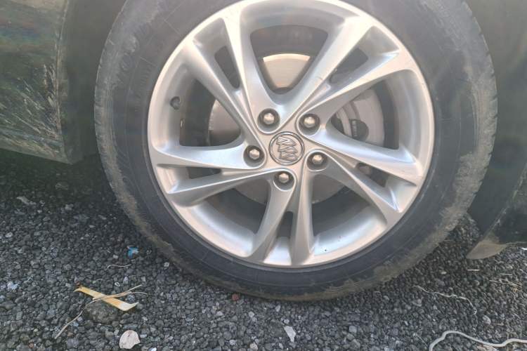 Used Buick Regal 2020 552T Elite Edition Right Front Wheel Hub