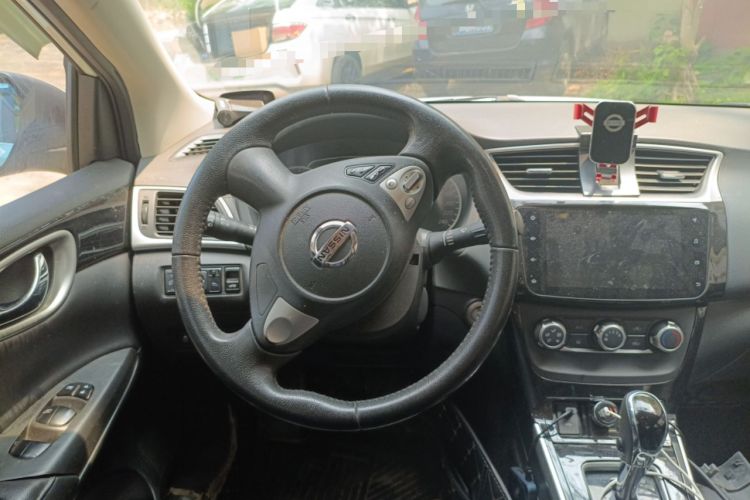 Used Nissan Sylphy 2019 1.6XV CVT Smart Connect Luxury Edition China VI Standard Steering Wheel