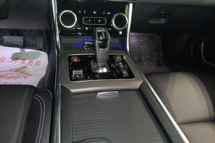 Used Jaguar XEL 2023 2.0T 200 PS R-DYNAMIC Youth Sports Edition
