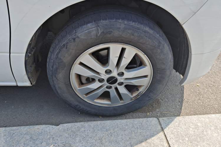 Used FORTHING Lingzhi PLUS 2021 2.0L Manual Standard Version CNG 7 Seats
