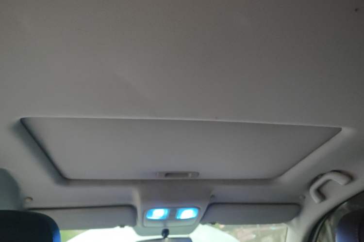 Used CHANGAN CS75 2014 2.0L Manual Leading Version China IV Standard
