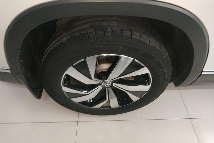 Used Volkswagen Tayron 2022 280TSI Two-Wheel Drive Luxury Smart Connectivity Version Right Rear Wheel Hub