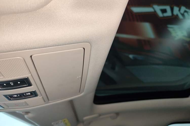 Used Jaguar XFL 2024 2.0T P250 Two-Wheel Drive Prestige Luxury Edition