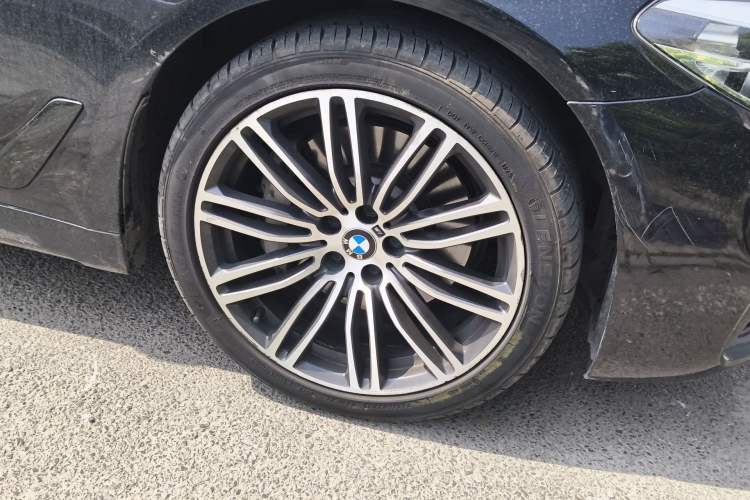 Used BMW 5 Series 2019 530Li Leading Model M Sport Package
