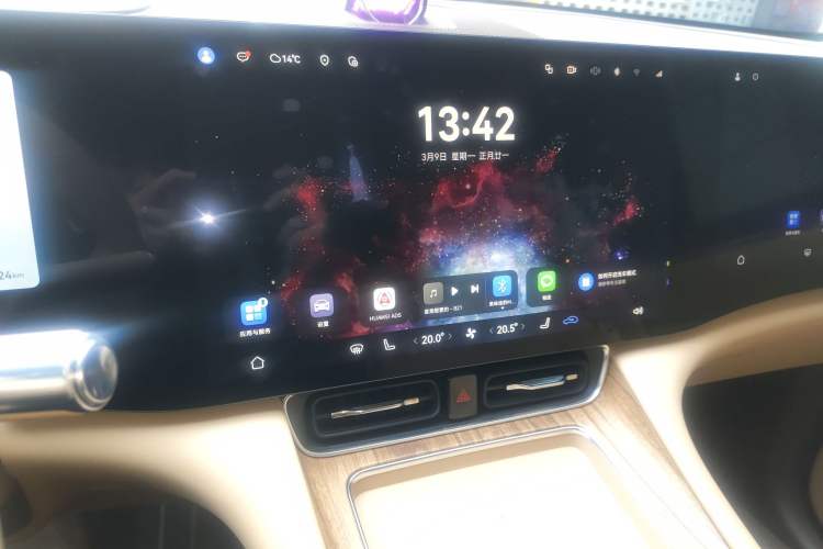 Used Hima AITO M8 2025 Extended-Range Ultra Version 53.4 kWh 6-Seater Edition
