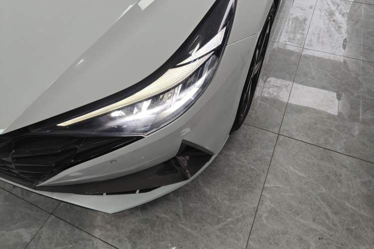 Used Hyundai Elantra 2021 1.5L CVT LUX Prestige Edition
