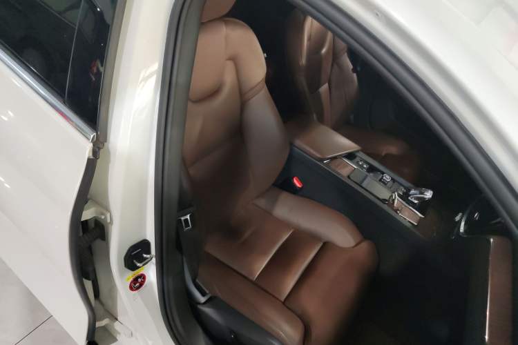 Used Volvo S60 2022 B4 Zhiyuan Luxury Edition