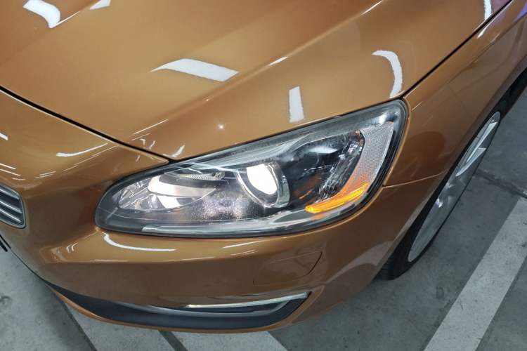 Used Volvo S60 2014 S60L 2.0T Zhiyuan Edition
