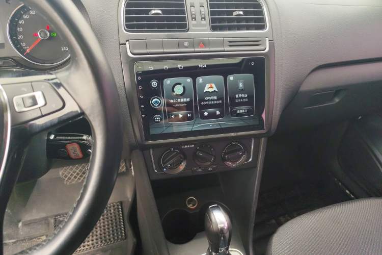 Used Volkswagen Polo 2016 1.6L Automatic Comfort Model
