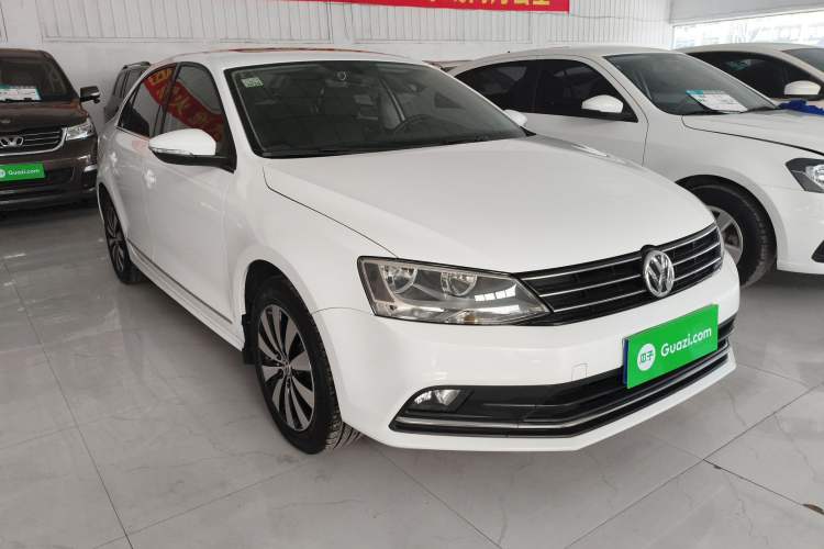 Used Volkswagen Sagitar 2018 1.6L Automatic Comfort Model Front Right 45 Deg