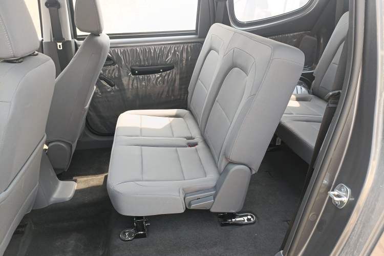 Used Wuling Hongguang New Energy 2024 All-Electric Model 300KM Standard Version Left Rear Seat