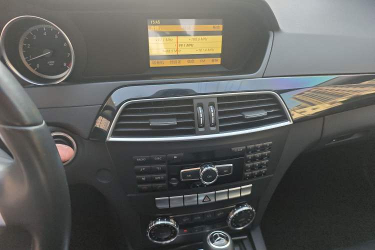 Used Mercedes-Benz C-Class 2011 C 180K Classic model Audio And AC Panel