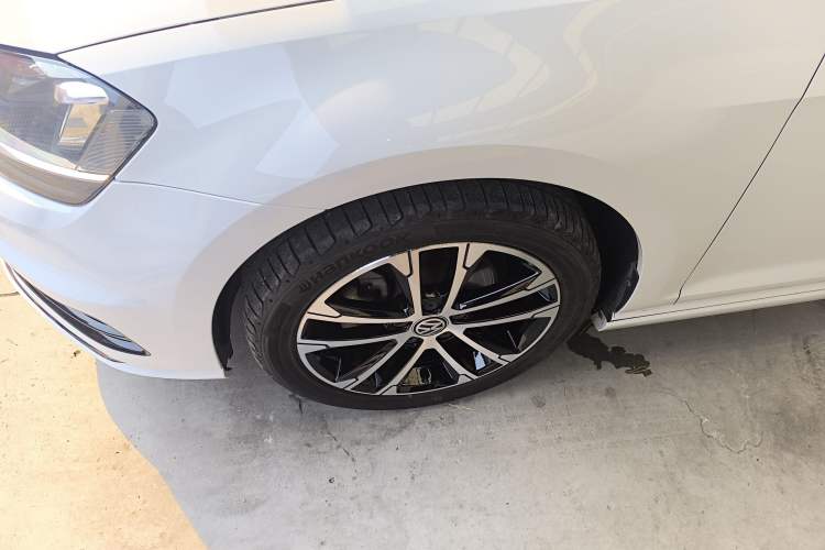 Used Volkswagen Golf 2017 280TSI Automatic R-Line Million-Vehicle Commemorative Edition
